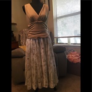 Embroidered spring/summer dress